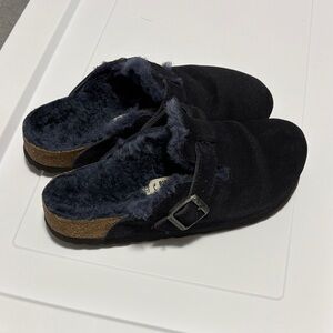 BIRKENSTOCK Boston Clog Shearling Navy Suede Leather